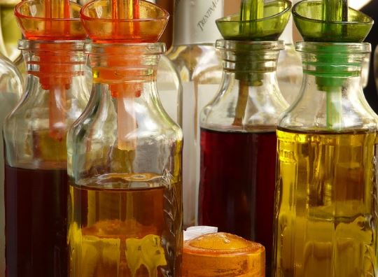 Use Best Vinegar For Cleaning: Where And How